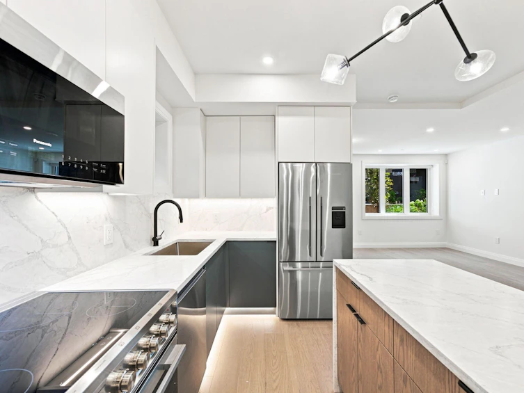 6166 Granville Street, Vancouver, BC, V6M 3E3 - 11