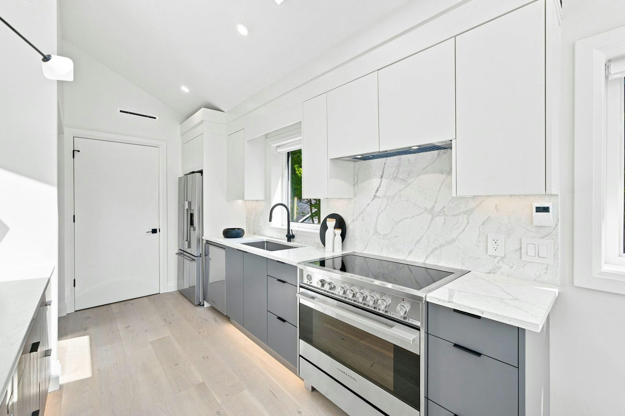 6168 Granville Street, Vancouver, BC, V6M 3E3 - 16
