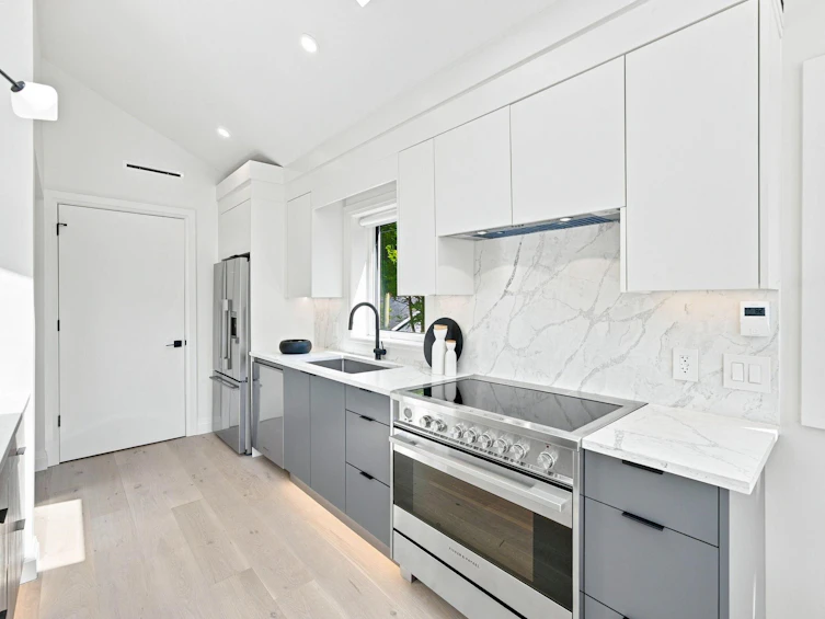 6168 Granville Street, Vancouver, BC, V6M 3E3 - 16
