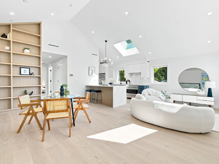 6168 Granville Street, Vancouver, BC, V6M 3E3