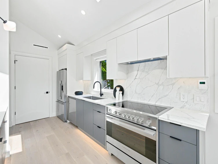 6168 Granville Street, Vancouver, BC, V6M 3E3 - 14