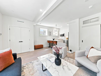 6170 Granville Street - 5