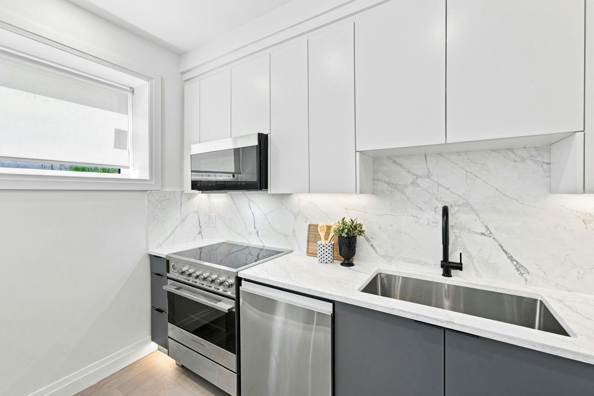 6170 Granville Street, Vancouver, BC, V6M 3E3 - 12