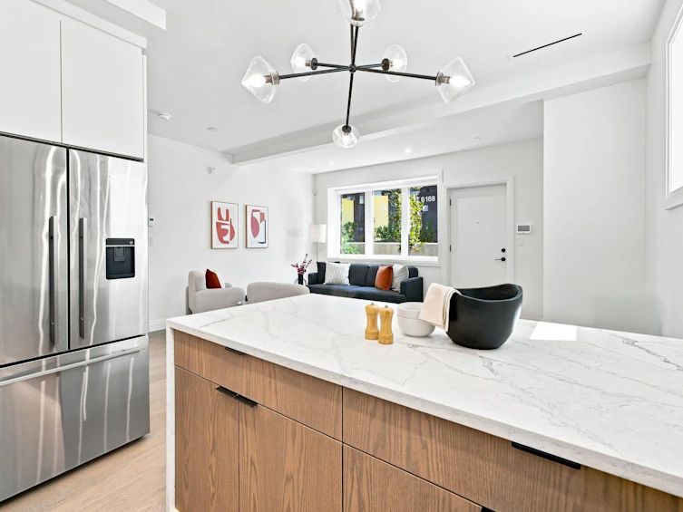 6170 Granville Street, Vancouver, BC, V6M 3E3 - 14