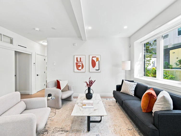 6170 Granville Street, Vancouver, BC, V6M 3E3 - 2