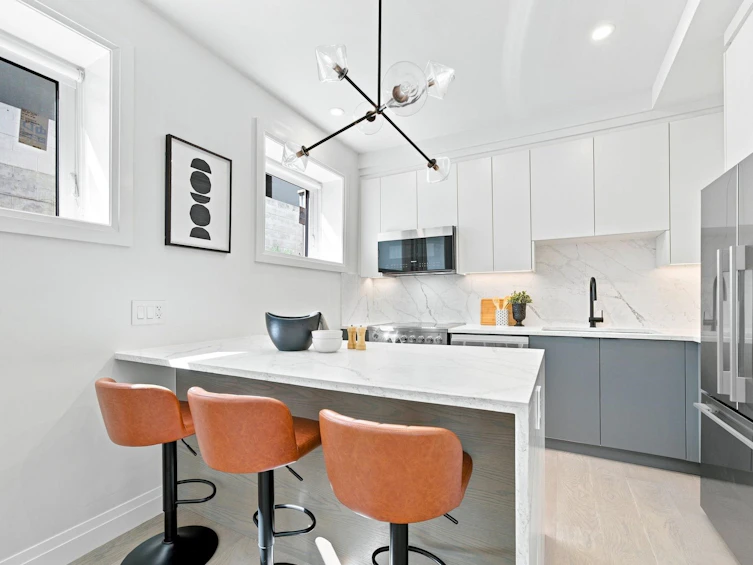 6170 Granville Street, Vancouver, BC, V6M 3E3 - 9