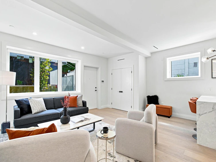 6170 Granville Street, Vancouver, BC, V6M 3E3 - 6