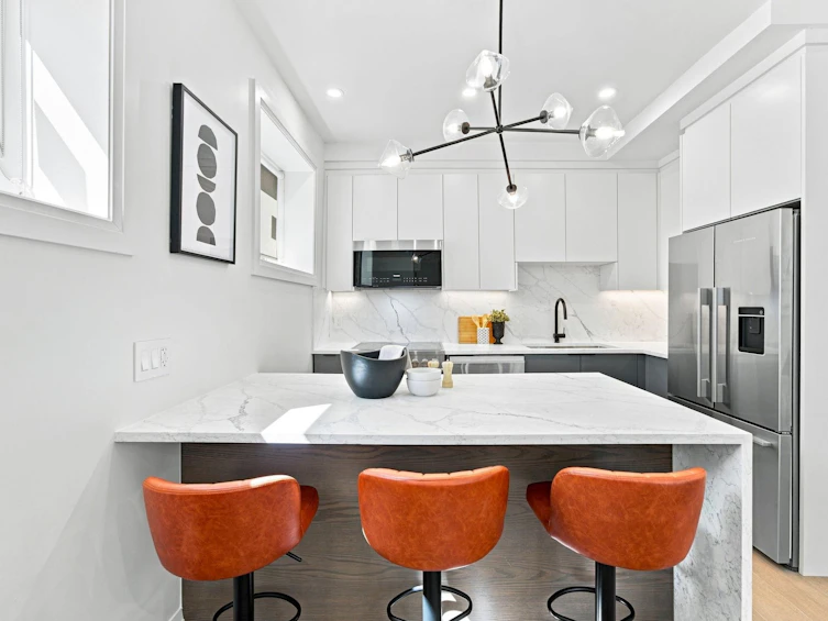 6170 Granville Street, Vancouver, BC, V6M 3E3 - 7