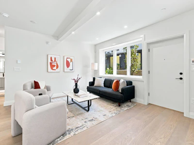 6170 Granville Street - 4