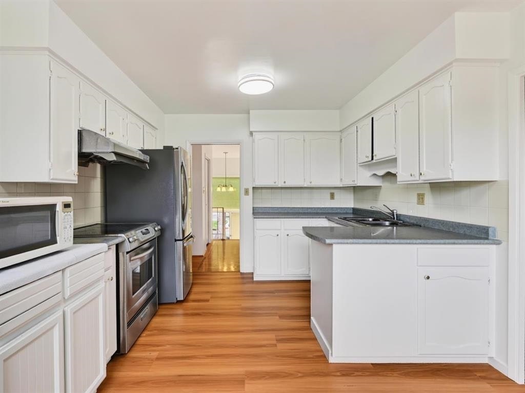 6031 Alta Court, Richmond, BC, V7C 4A2 - 2