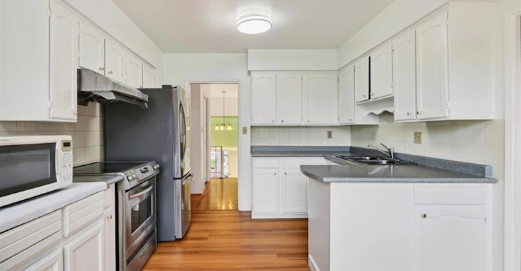 6031 Alta Court, Richmond, BC, V7C 4A2 - 2