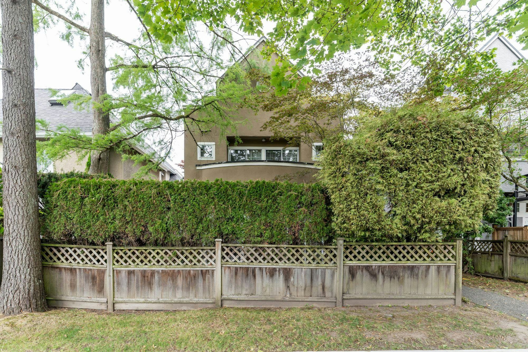 3581 W 6th Avenue, Vancouver, BC, V6R 1T5
