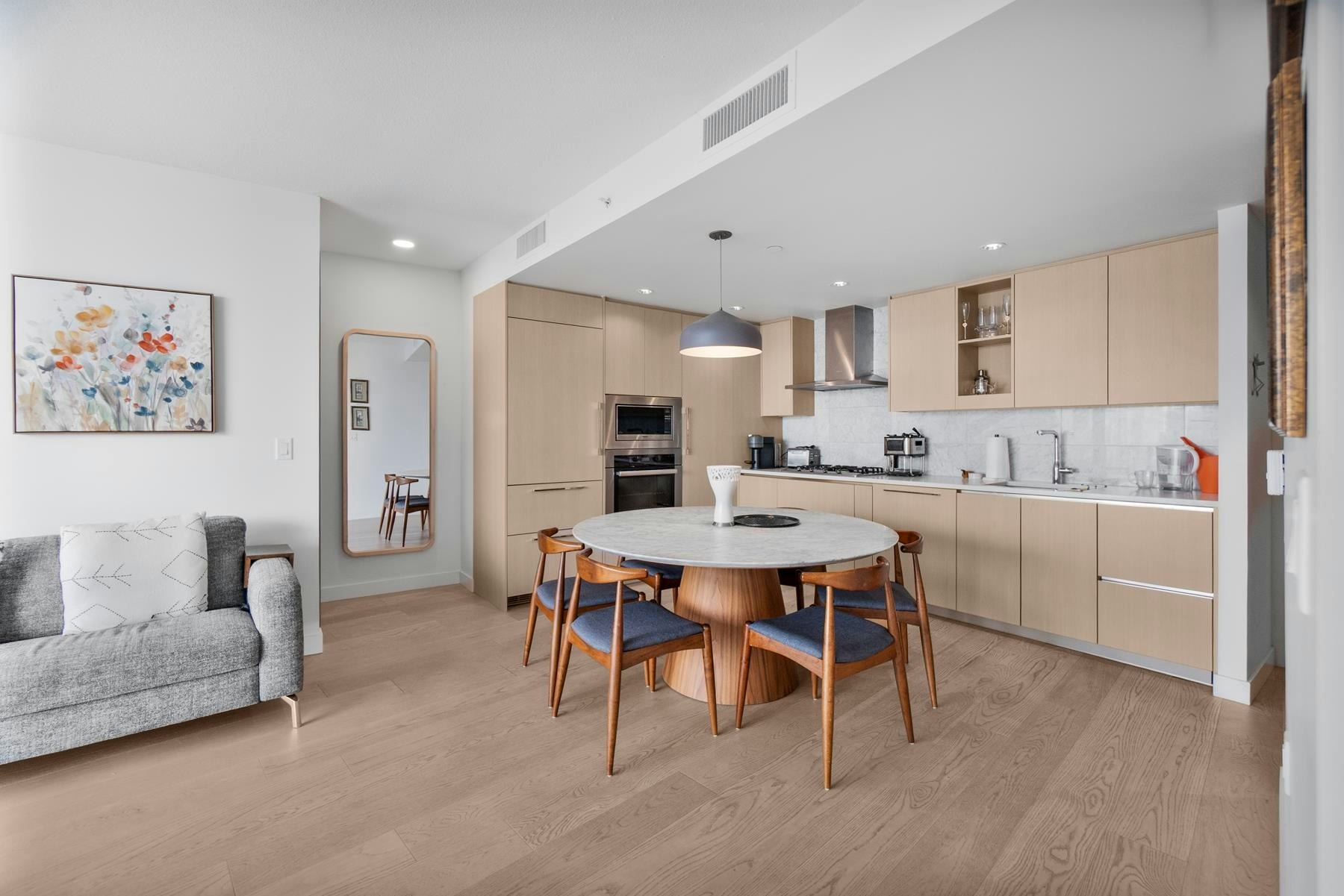 2720-89 Nelson Street, Vancouver, BC, V6Z 0E7 - 3