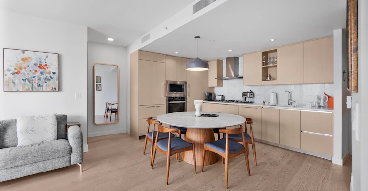 2720-89 Nelson Street, Vancouver, BC, V6Z 0E7 - 3