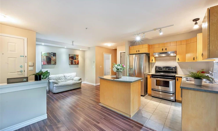 17-7488 Southwynde Avenue
