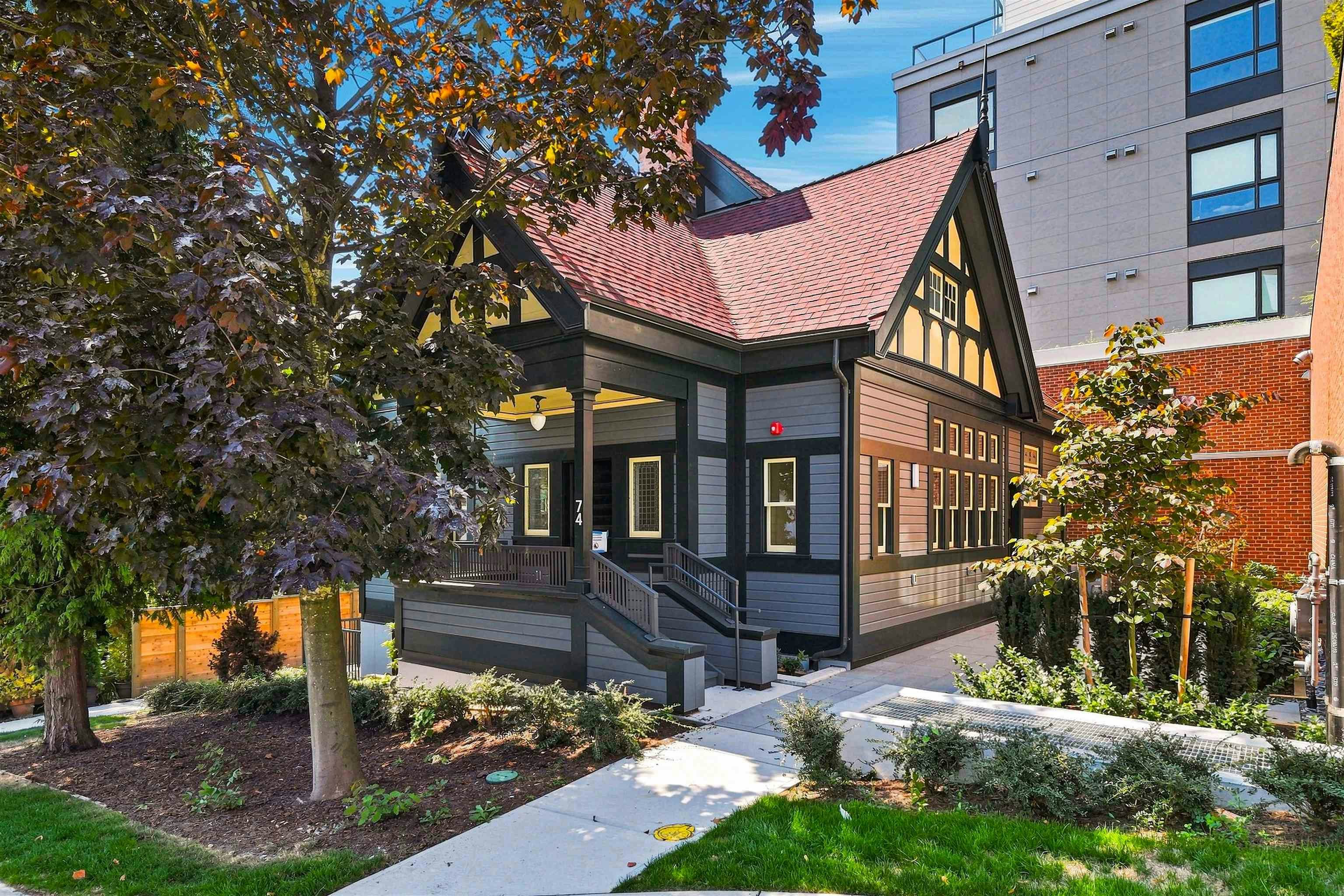 74 First Street, New Westminster, BC, V3L 2G1
