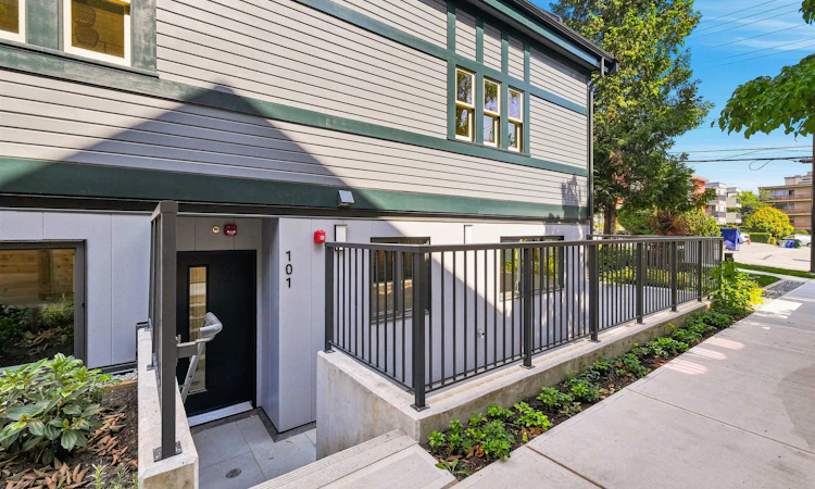 101 Cunningham Street