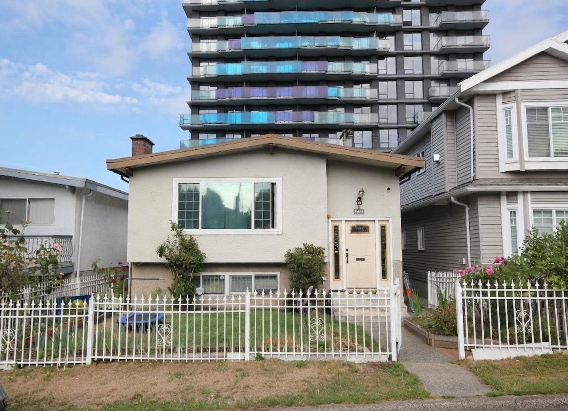 5075 Payne Street, Vancouver, BC, V5R 4J5