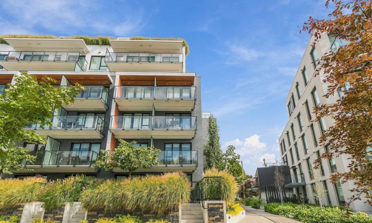205-5168 Cambie Street