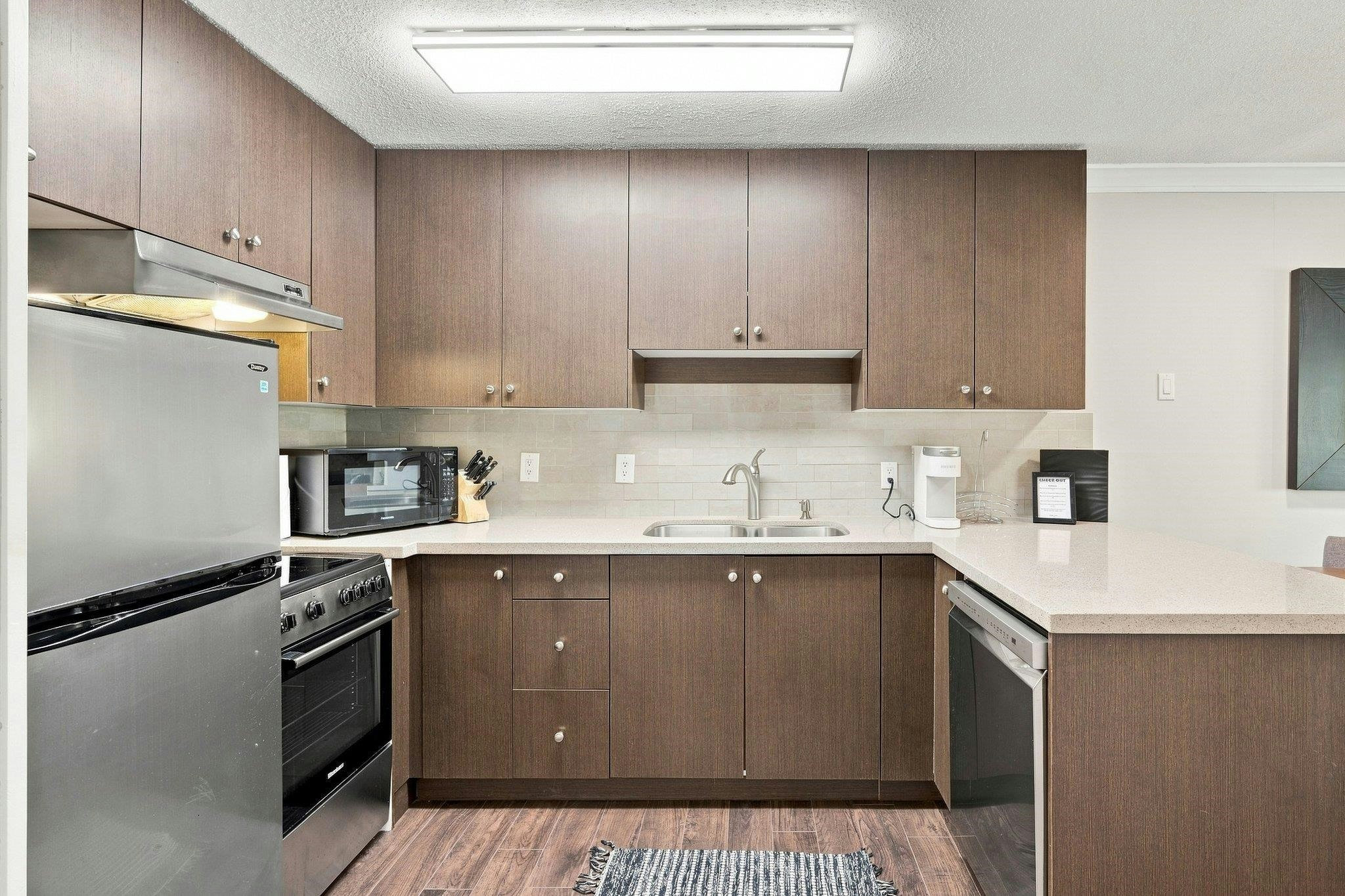 324-4360 Lorimer Road - 4