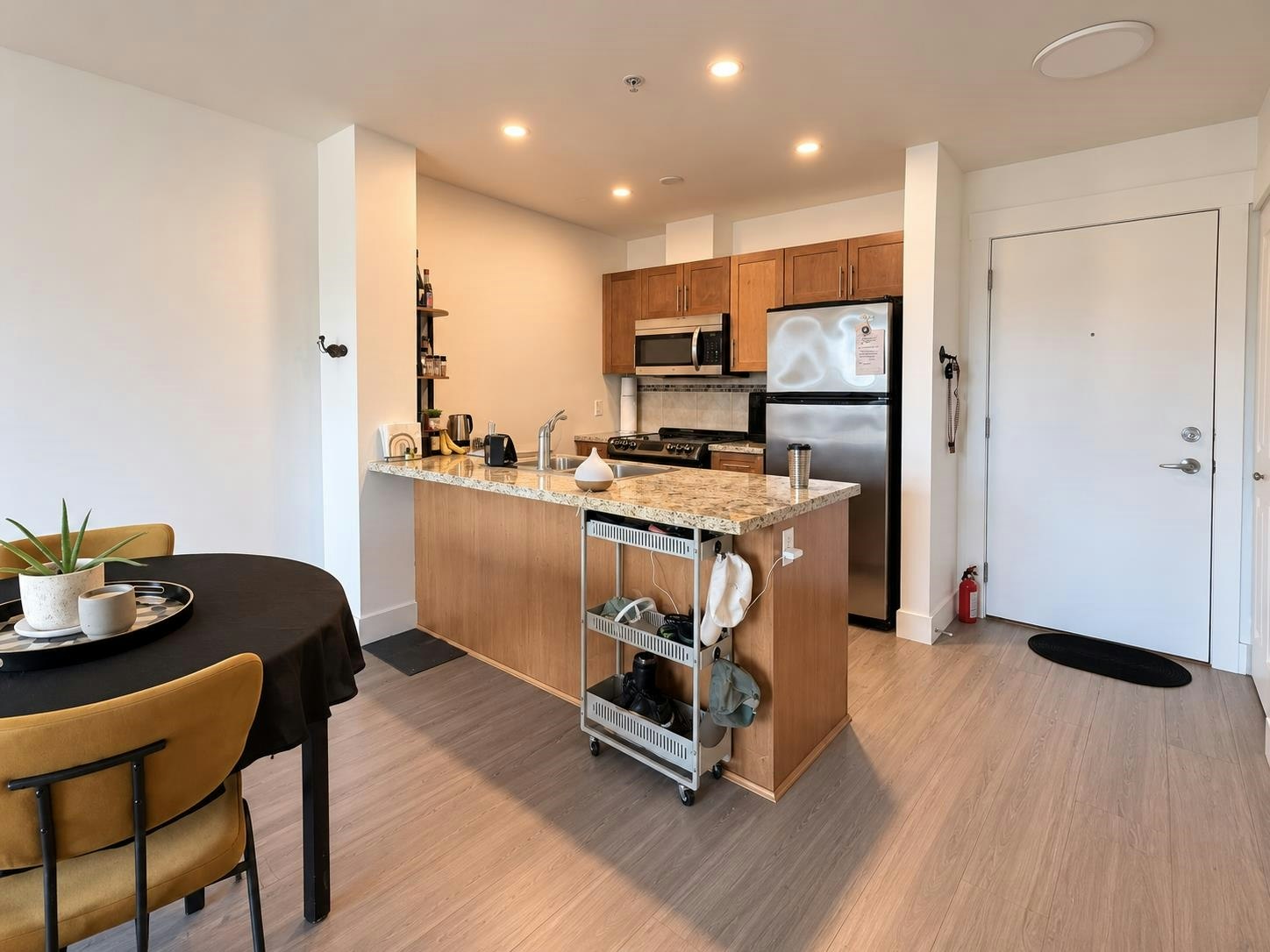 318-1211 Village Green Way - 3