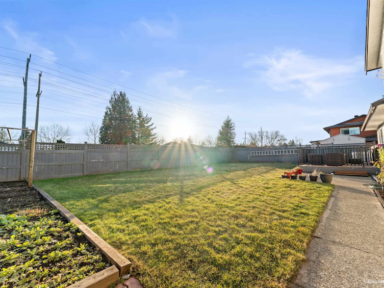 15796 95a Avenue, Surrey, BC, V4N 2L4 - 19