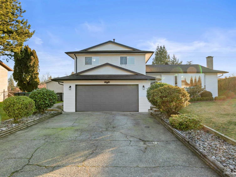 15796 95a Avenue, Surrey, BC, V4N 2L4 - 2