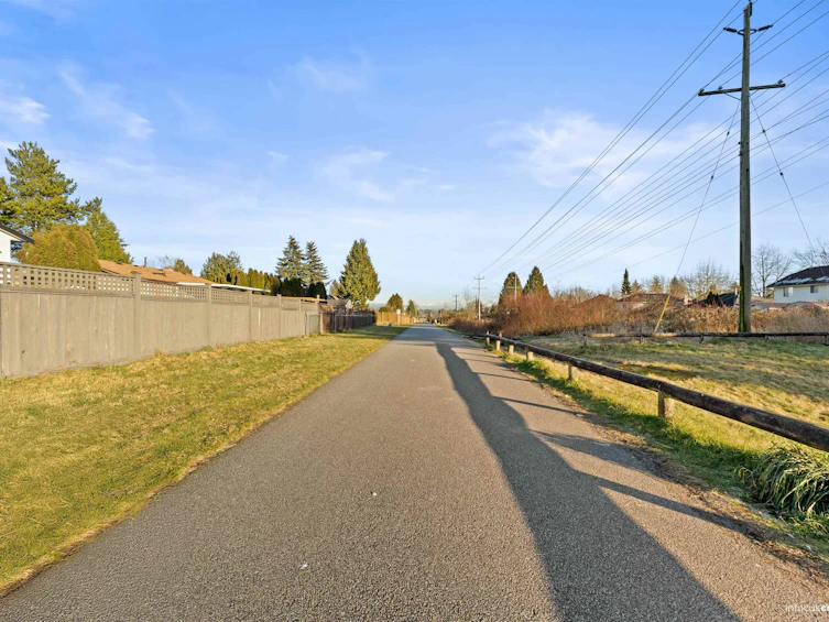15796 95a Avenue, Surrey, BC, V4N 2L4 - 22