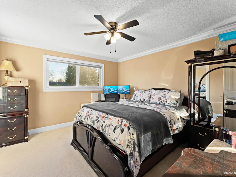 15796 95a Avenue, Surrey, BC, V4N 2L4 - 16