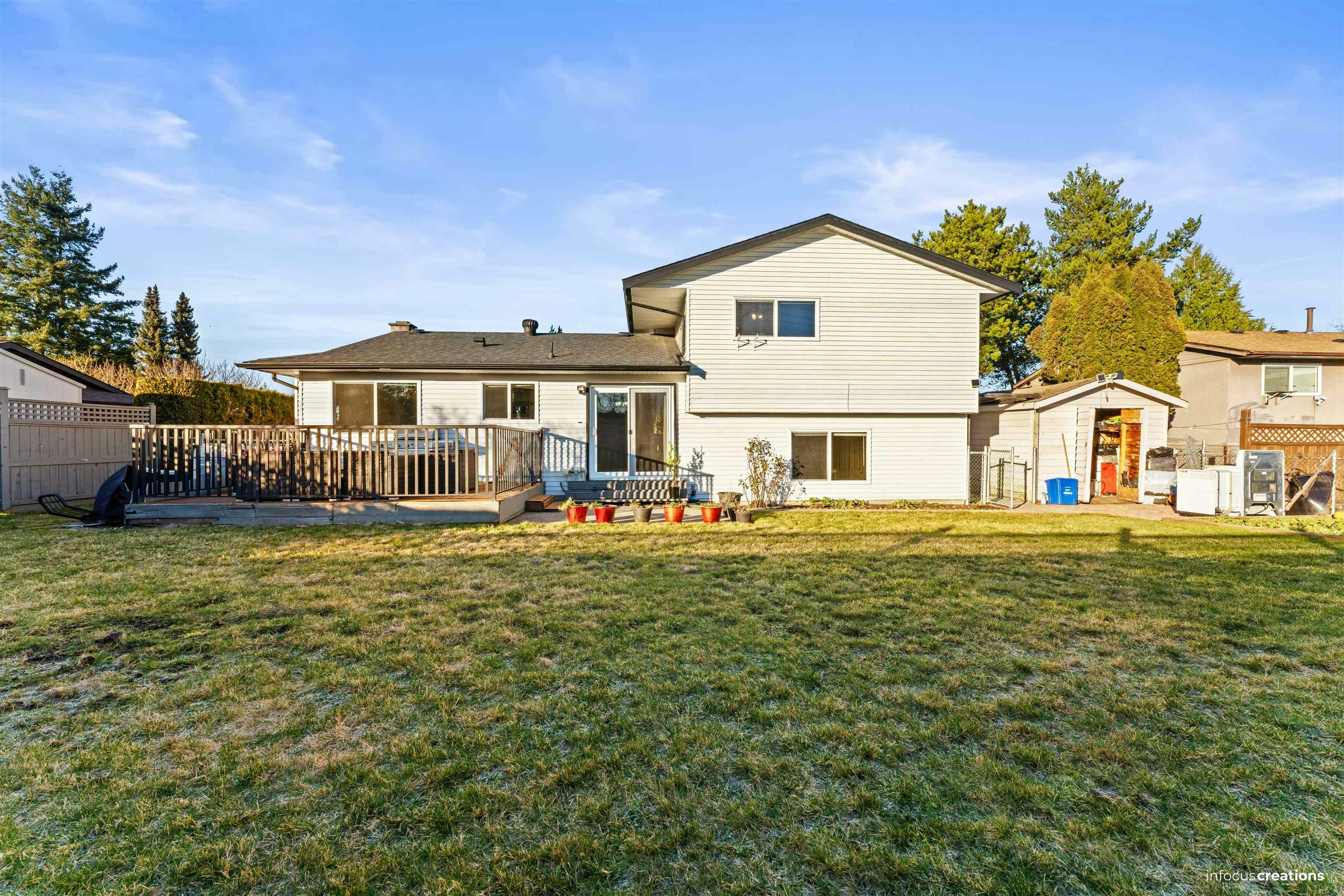 15796 95a Avenue, Surrey, BC, V4N 2L4 - 18