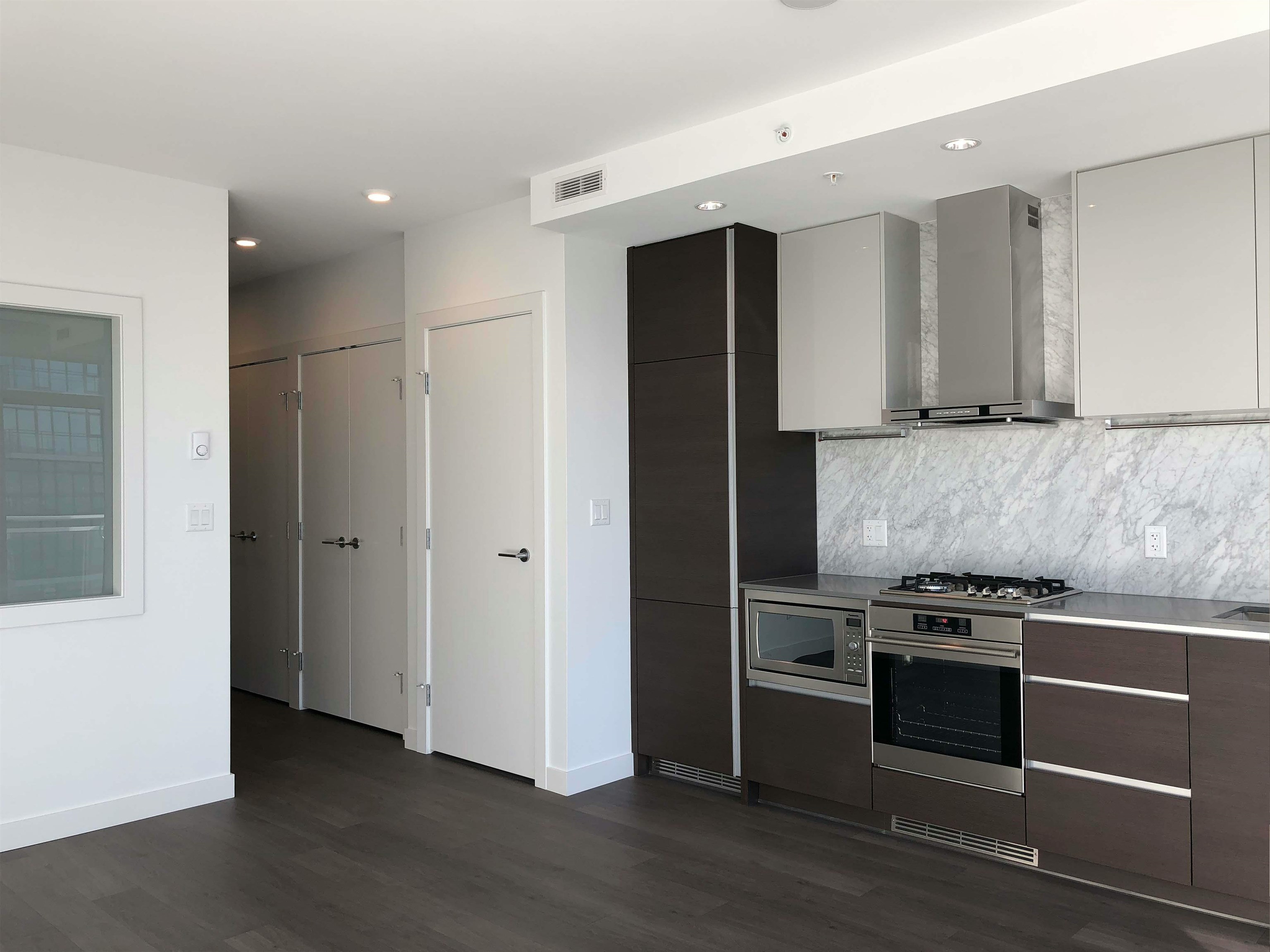 2203-4670 Assembly Way, Burnaby, BC, V5H 0H3 - 3
