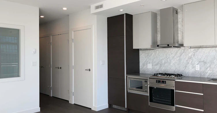 2203-4670 Assembly Way, Burnaby, BC, V5H 0H3 - 3
