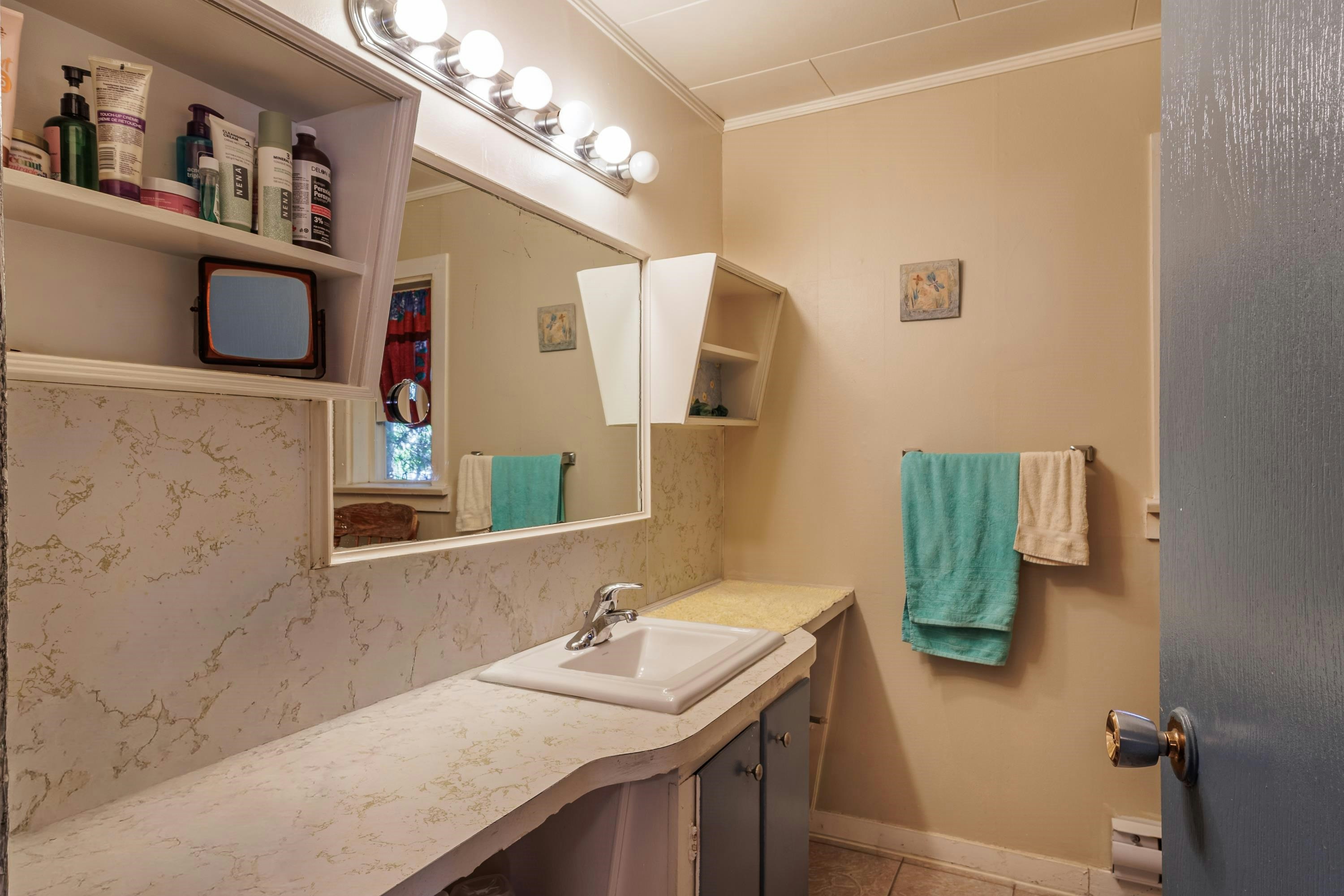 5675 Wharf Avenue, Sechelt, BC, V0N 3A0 - 27