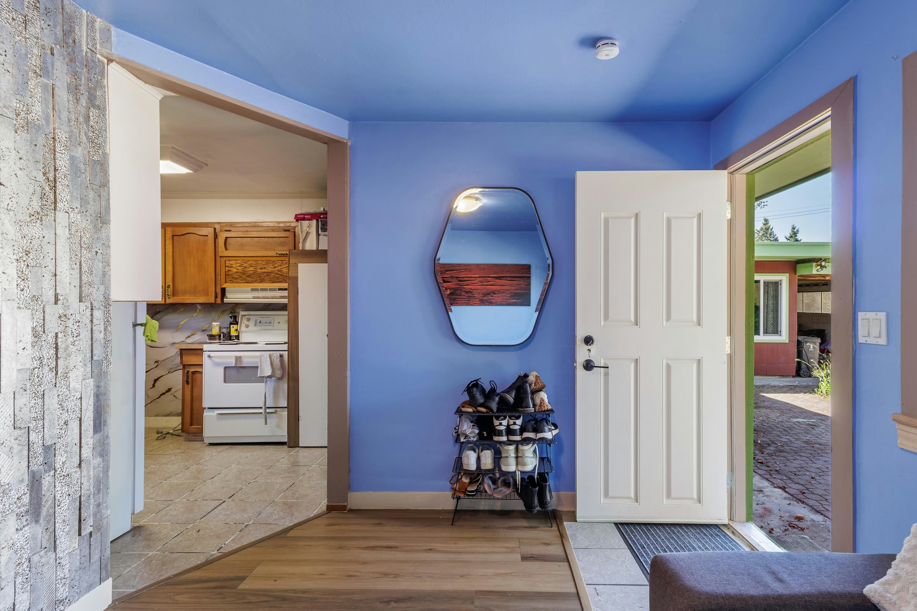 5675 Wharf Avenue, Sechelt, BC, V0N 3A0 - 8
