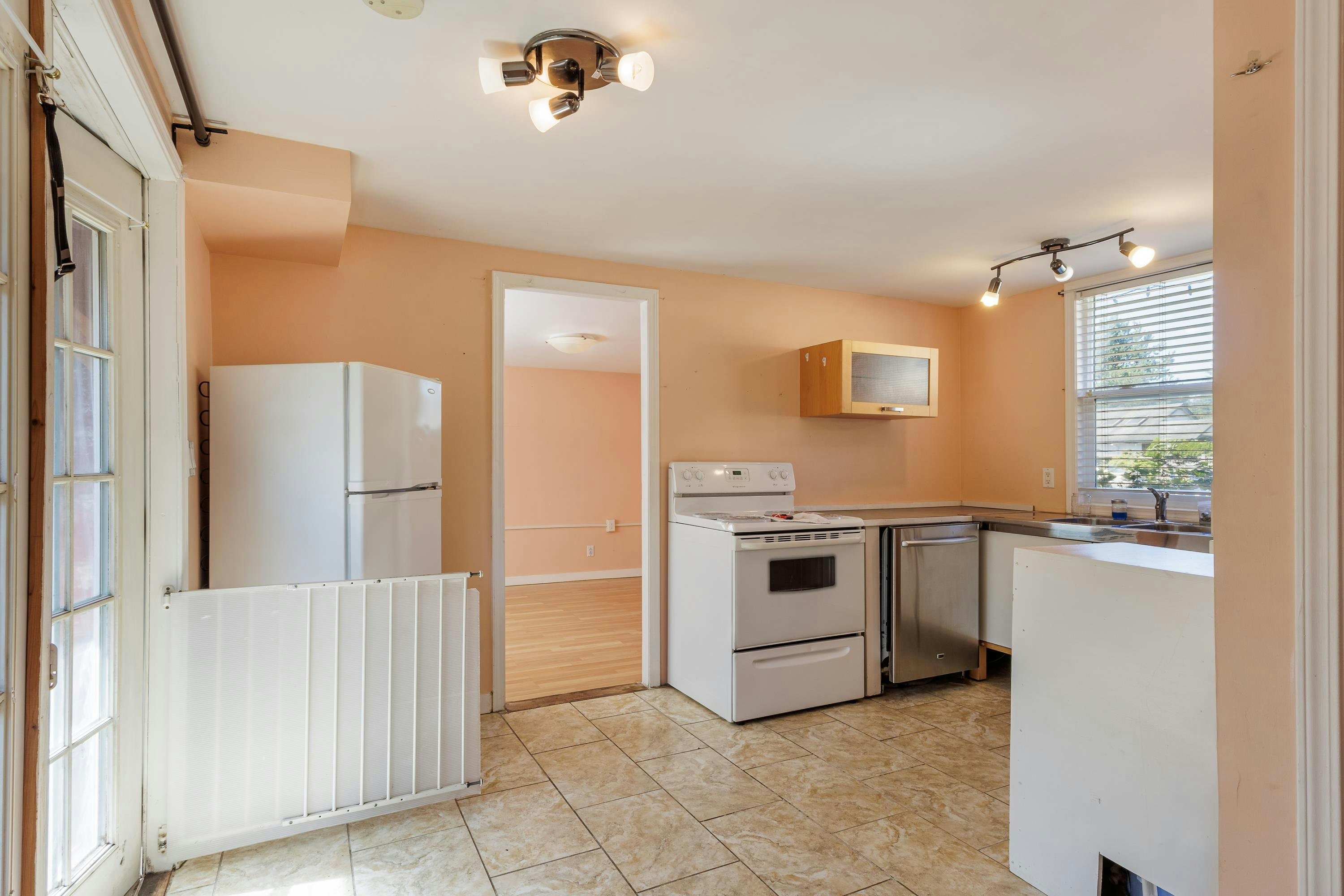 5675 Wharf Avenue, Sechelt, BC, V0N 3A0 - 31