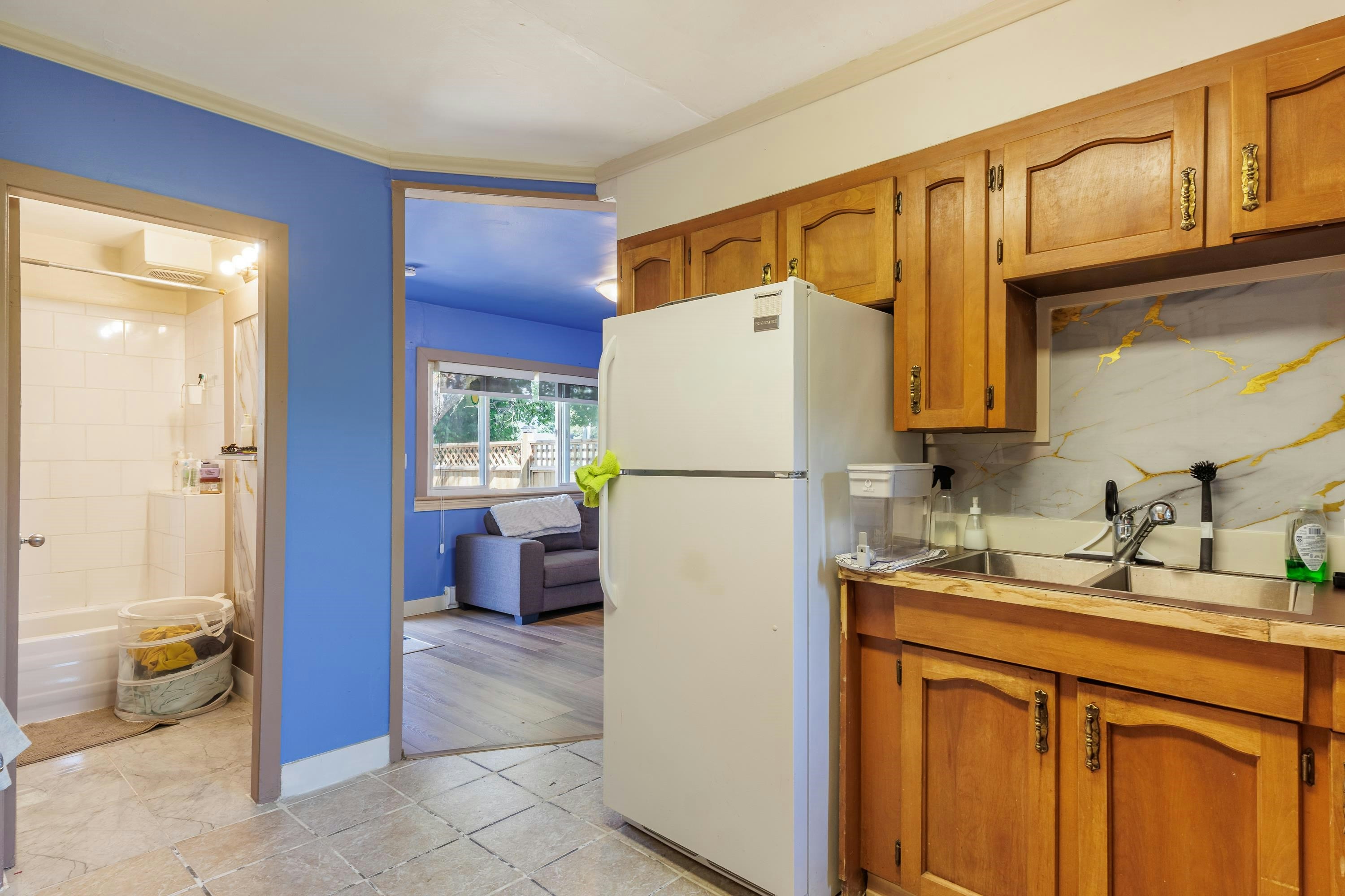 5675 Wharf Avenue, Sechelt, BC, V0N 3A0 - 10