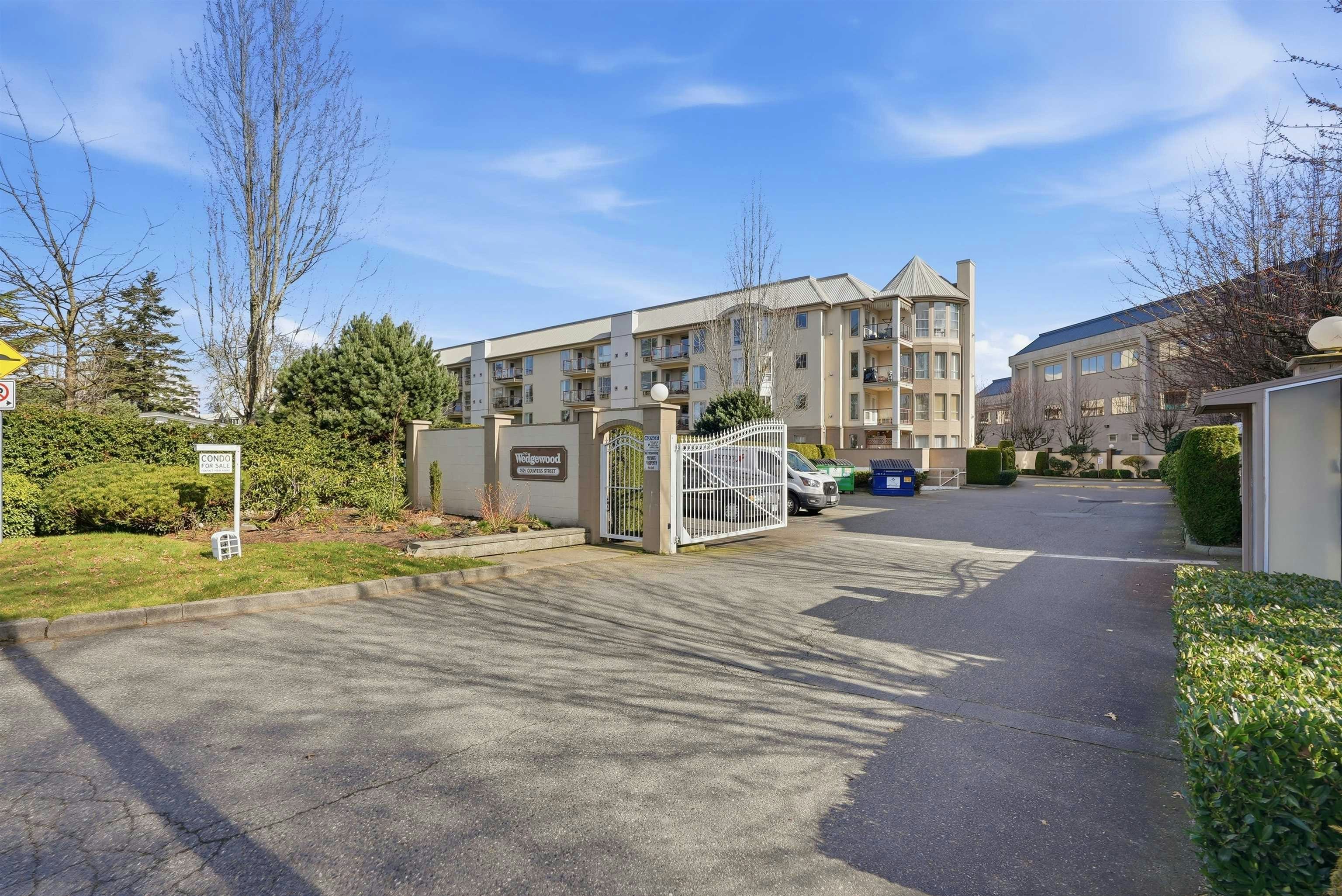 411-2626 Countess Street - 3