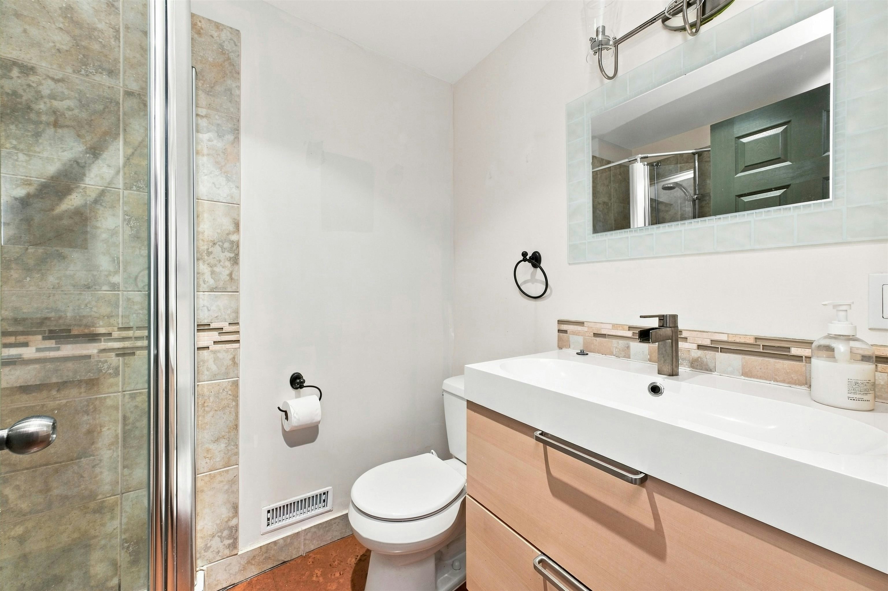 3381 William Avenue, North Vancouver, BC, V7K 1Z7 - 25