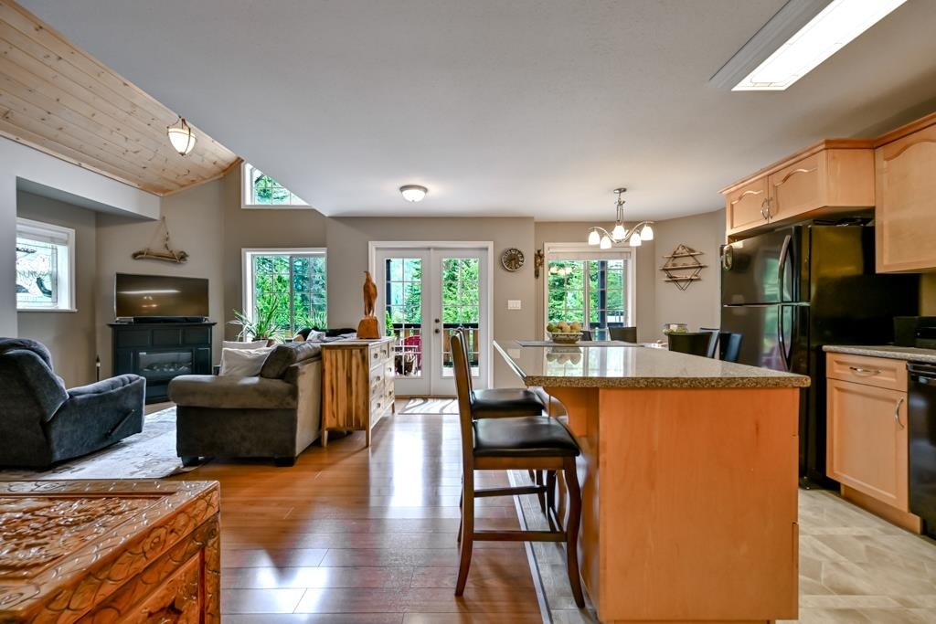 14883 Parkwood Street, Hope, BC, V0X 1L5 - 2