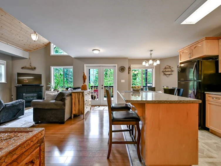 14883 Parkwood Street, Hope, BC, V0X 1L5 - 2