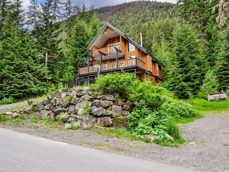 14883 Parkwood Street, Hope, BC, V0X 1L5