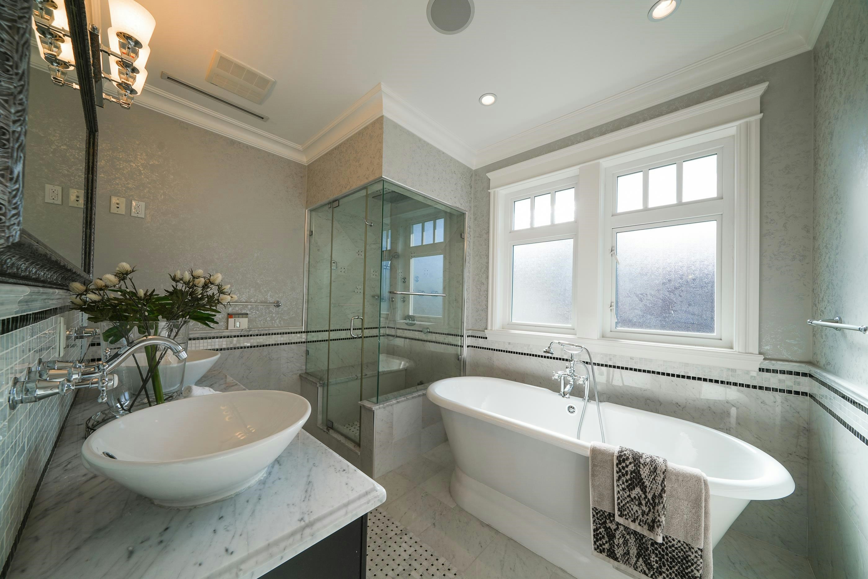 1657 W 58th Avenue, Vancouver, BC, V6P 1W8 - 17