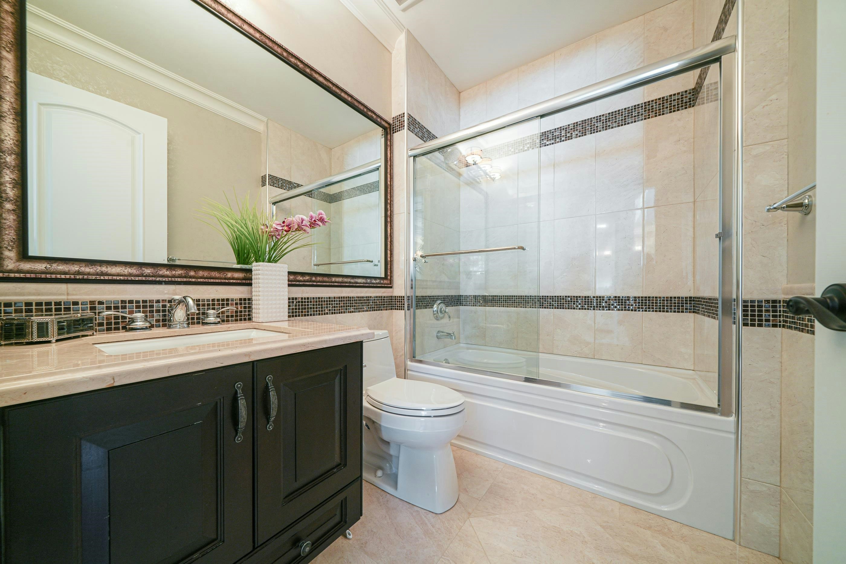 1657 W 58th Avenue, Vancouver, BC, V6P 1W8 - 21