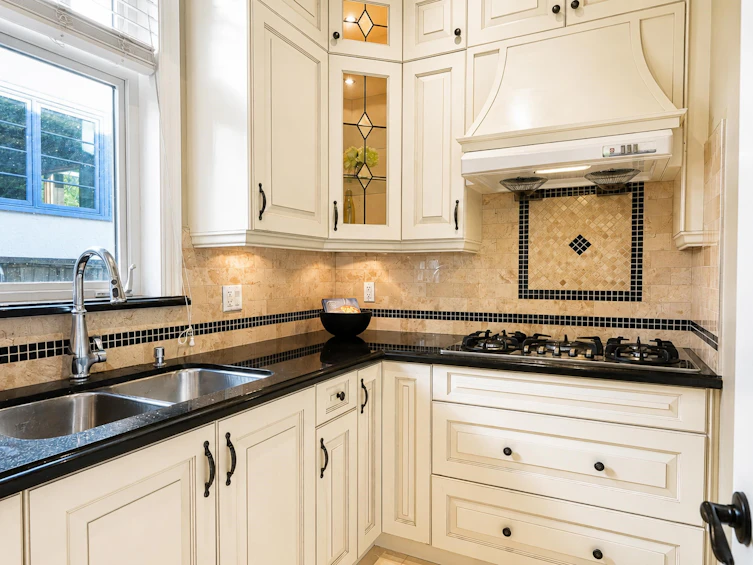 1657 W 58th Avenue, Vancouver, BC, V6P 1W8 - 13