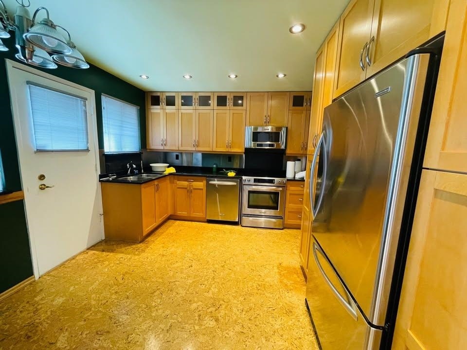 900 Cornell Avenue, Coquitlam, BC, V3J 2Z4 - 3