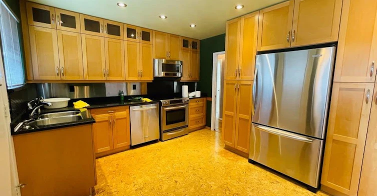 900 Cornell Avenue, Coquitlam, BC, V3J 2Z4 - 2