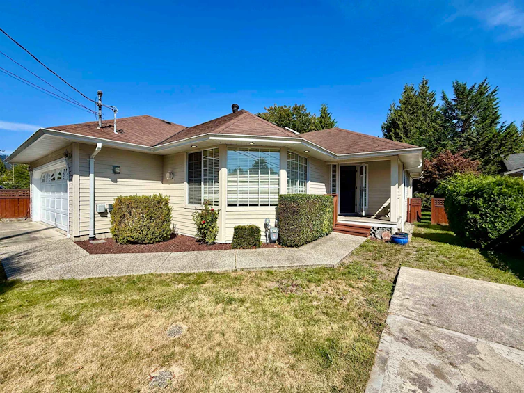 530 Shaw Road, Gibsons, BC, V0N 1V8