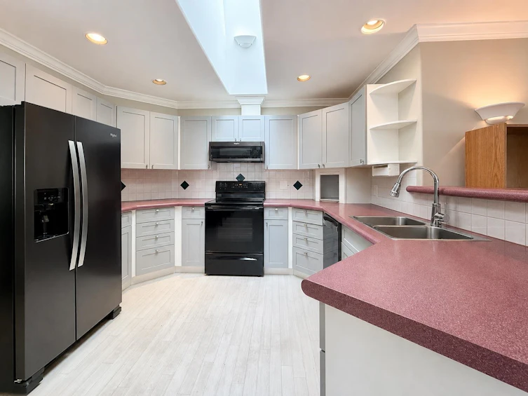 530 Shaw Road, Gibsons, BC, V0N 1V8 - 5