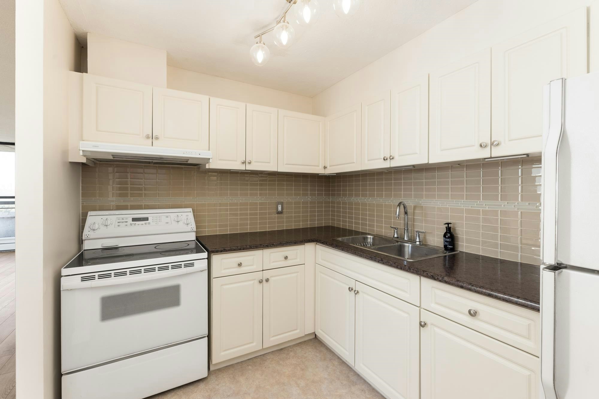 1906-3771 Bartlett Court, Burnaby, BC, V3J 7G8 - 20