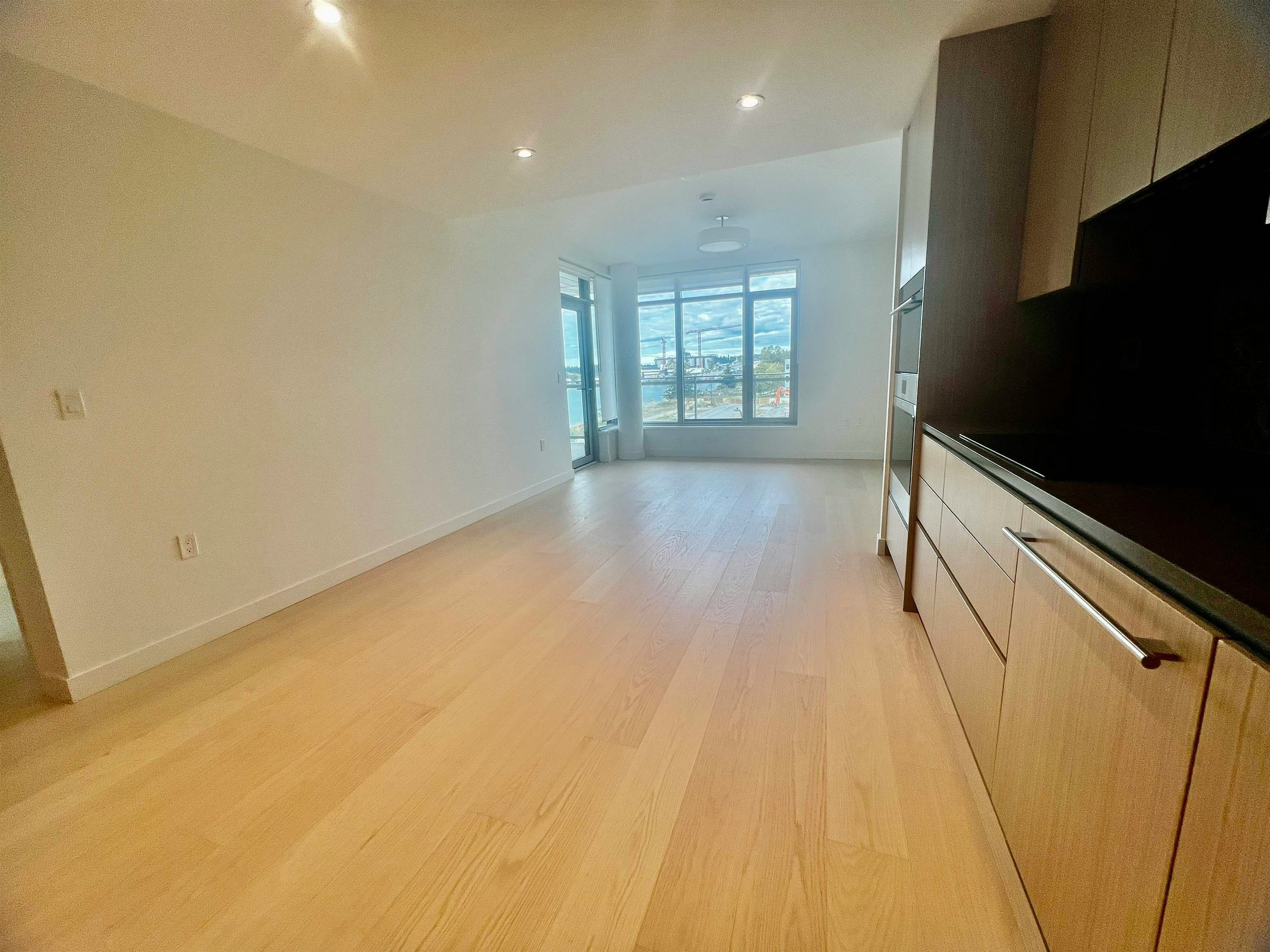 4F-785 Harbour Way, North Vancouver, BC, V7P 0G3 - 10